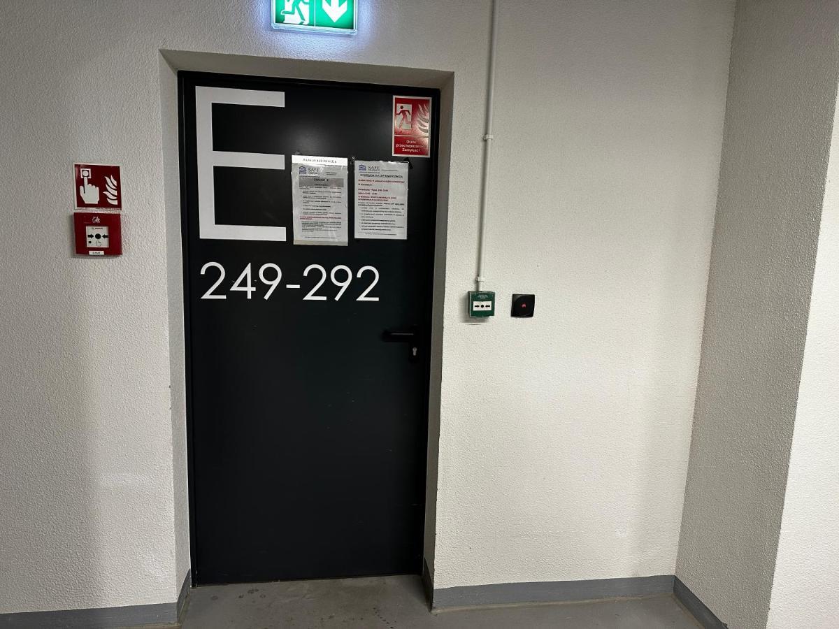 Apartament Lotnisko Chopina Warsaw Airport Dış mekan fotoğraf